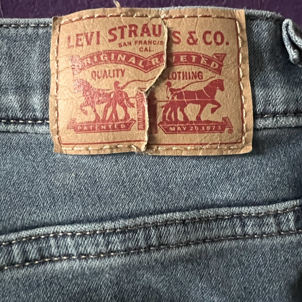 LEVIS 720 High Rise Super Skinny